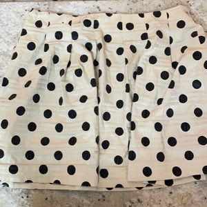 Polka dot pleated skirt with zipper